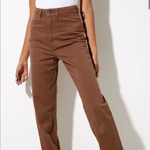 Straight leg jeans in rich brown